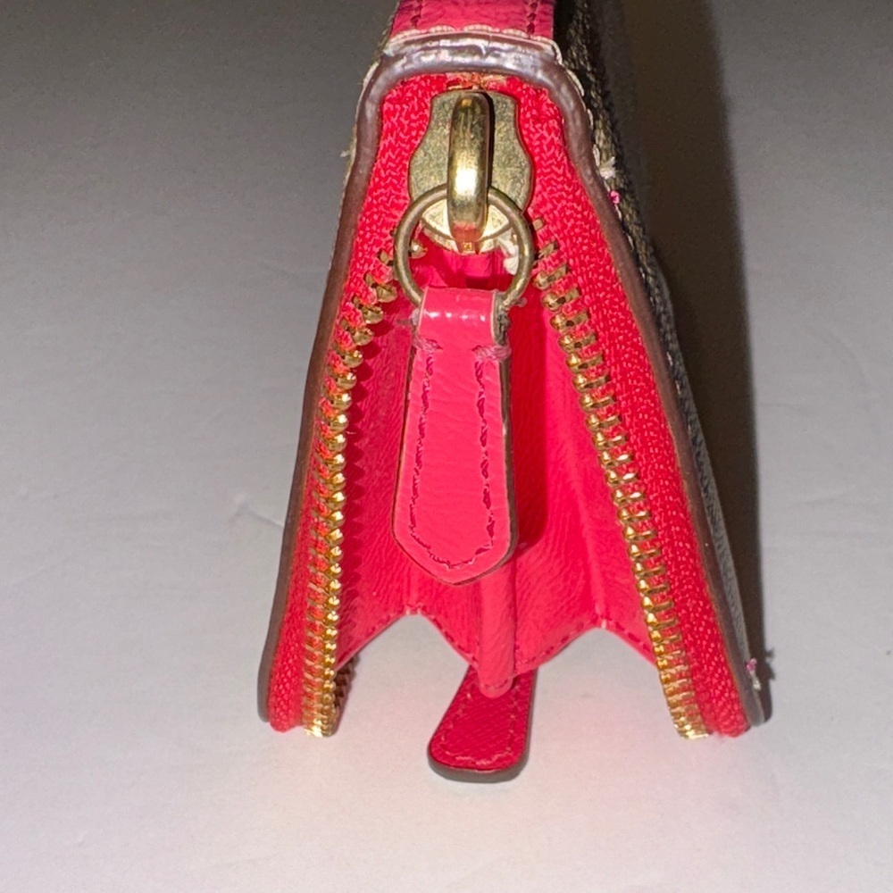 💖Coach Peyton Khaki Signature & Pink Patent Trim Zipper Wallet 💖 - Picture 7 of 11